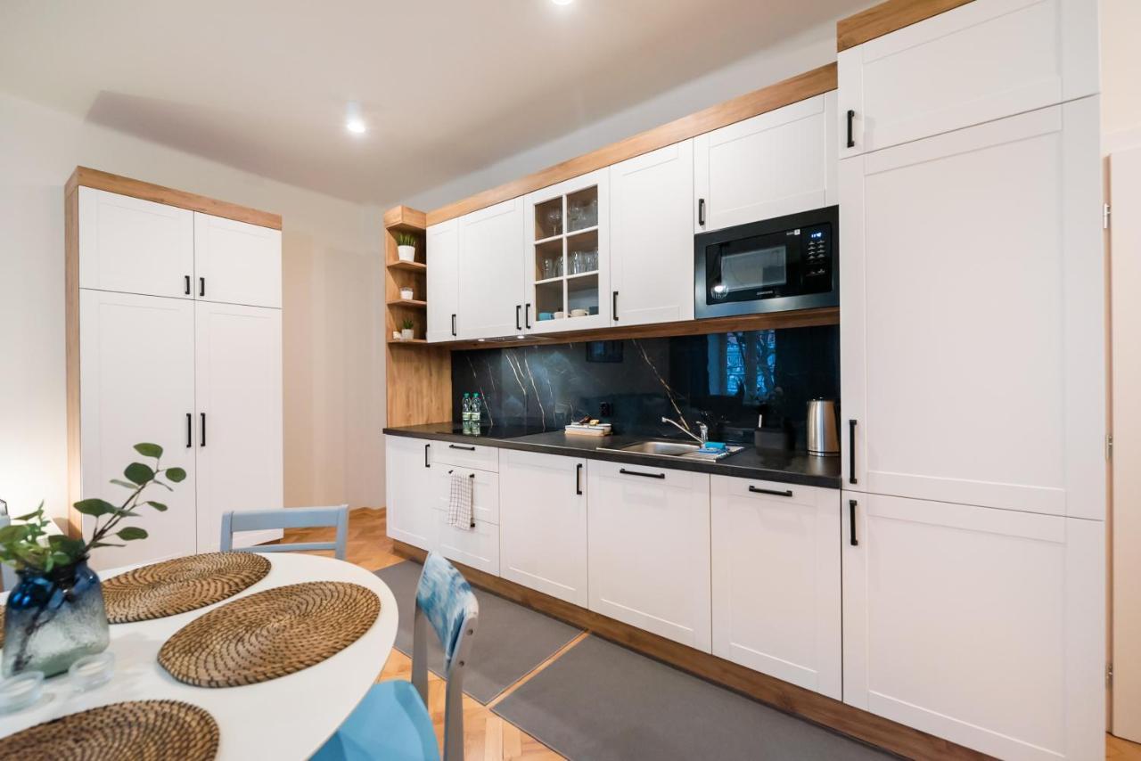 Old Town Eclectic Apartment For 6 People Варшава Екстер'єр фото