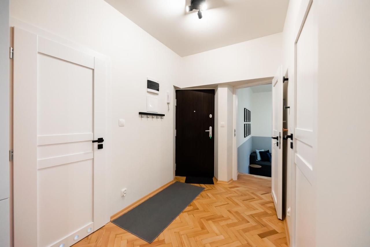 Old Town Eclectic Apartment For 6 People Варшава Екстер'єр фото