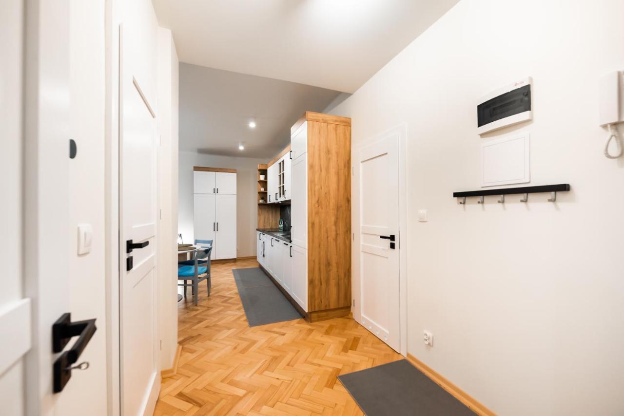 Old Town Eclectic Apartment For 6 People Варшава Екстер'єр фото
